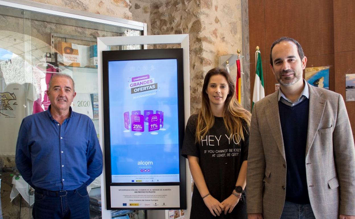 Se han instalado dos totem digitales en la localidad