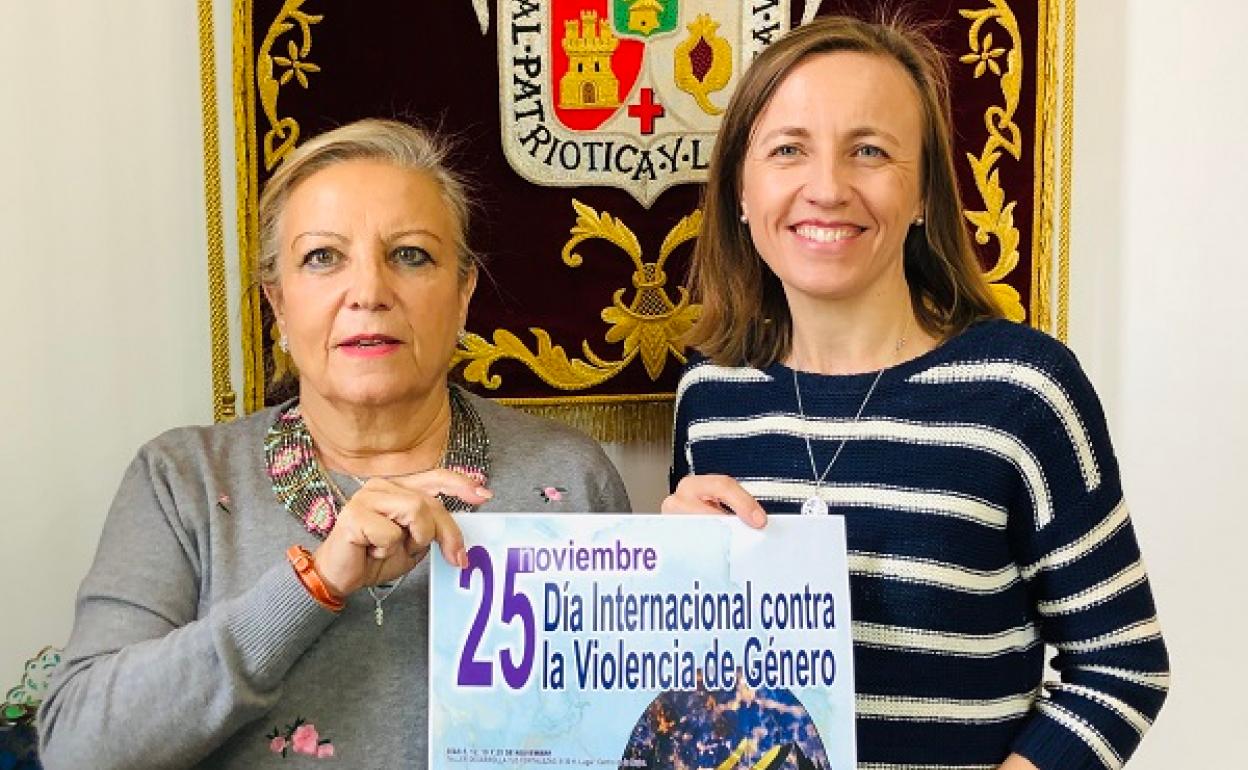 La concejal de Igualdad, María del Mar Meca, y la alcaldesa, Francisca Fernández 
