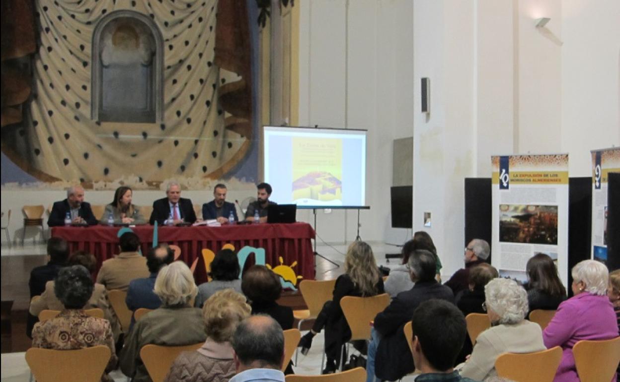 El Convento de la Victoria se llenó de curiosos durante la presentación