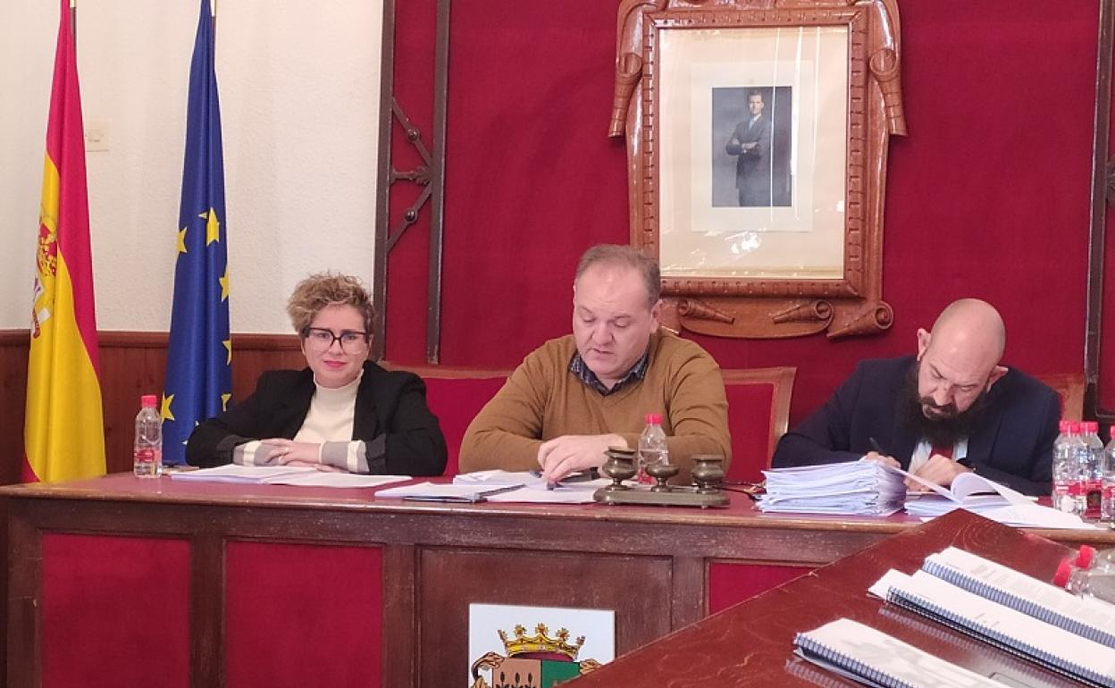 Sesión plenaria en Cuevas. 