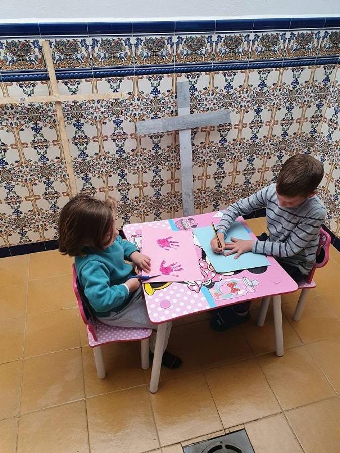 Viejas en los balcones para conmemorar este día. 