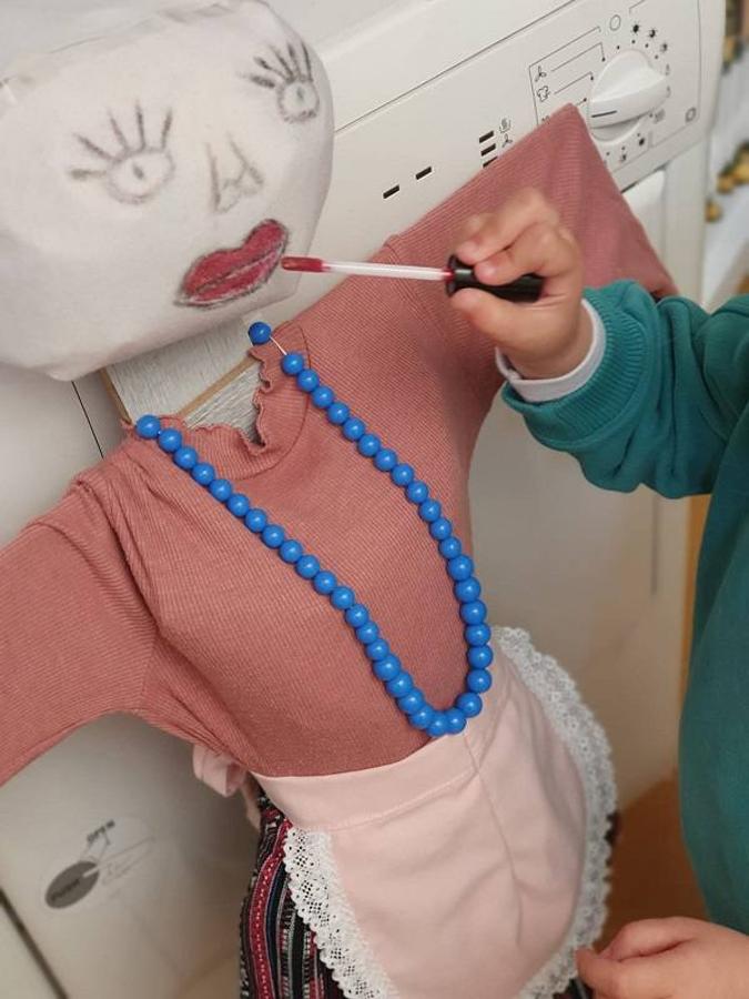 Viejas en los balcones para conmemorar este día. 