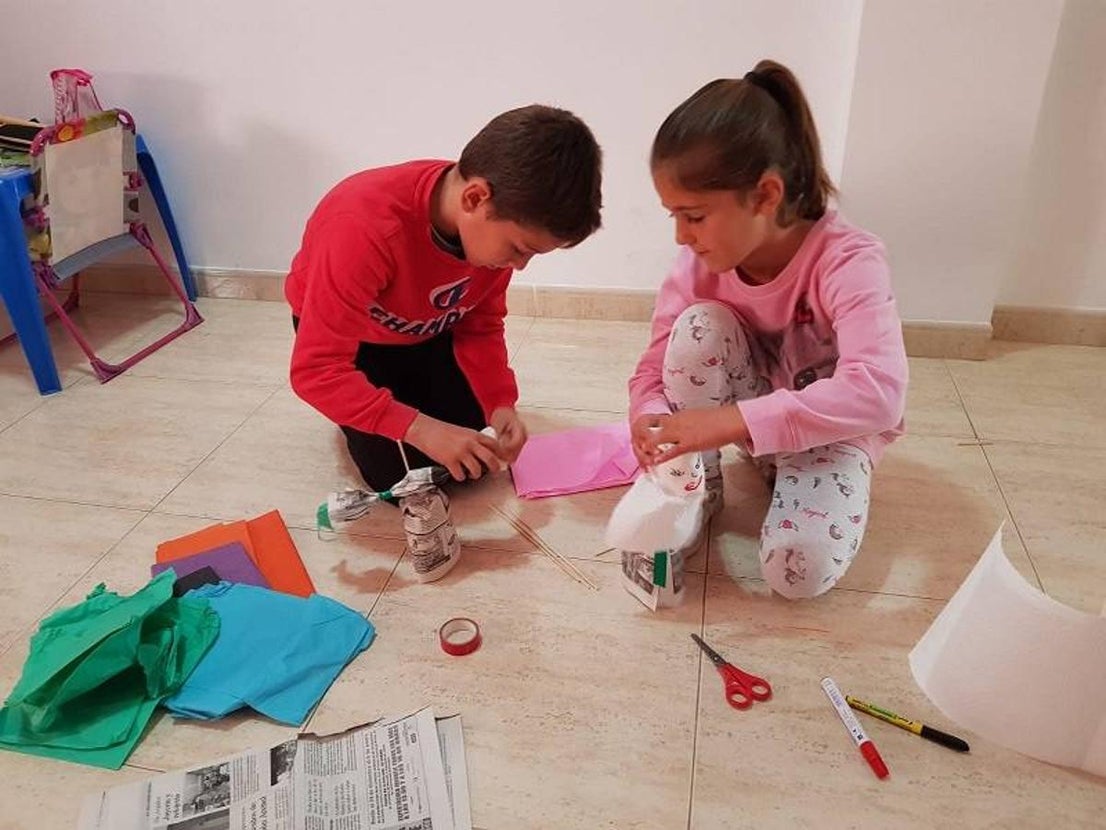 Viejas en los balcones para conmemorar este día. 