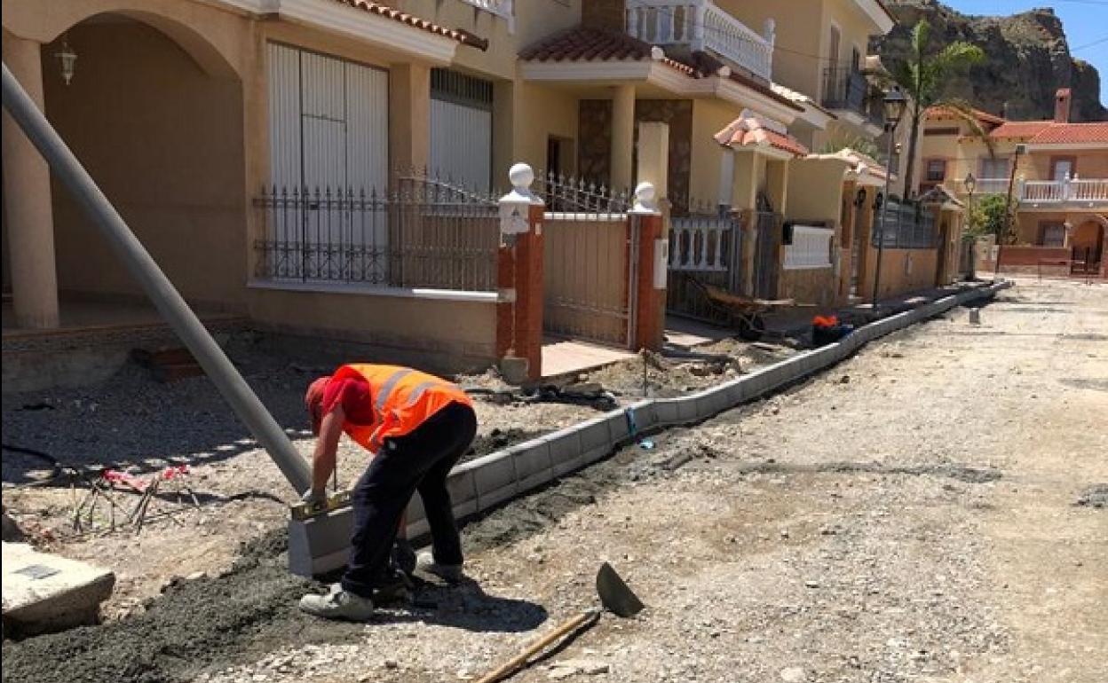Obras en el Barrio Bravo de Cuevas del Almanzora. 