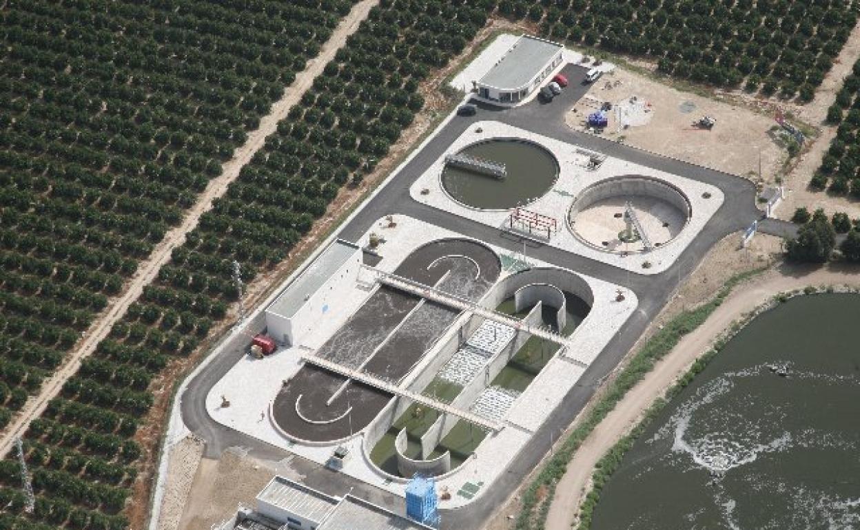 Vera aprueba un plan que incluye la construcción de una desaladora y una potabilizadora de agua