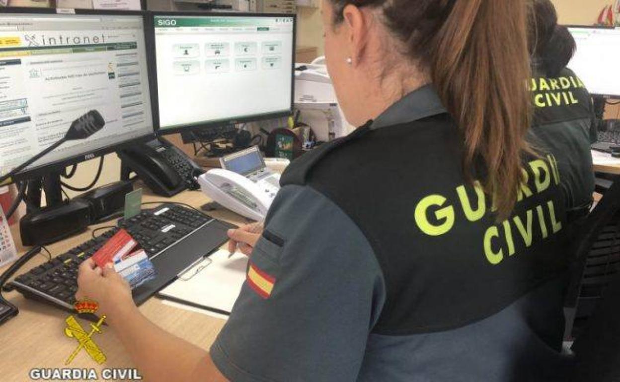 Sucesos en Almería | Investigan a un menor de Pulpí por gastar 1.000 euros en compras online con una tarjeta de crédito ajena
