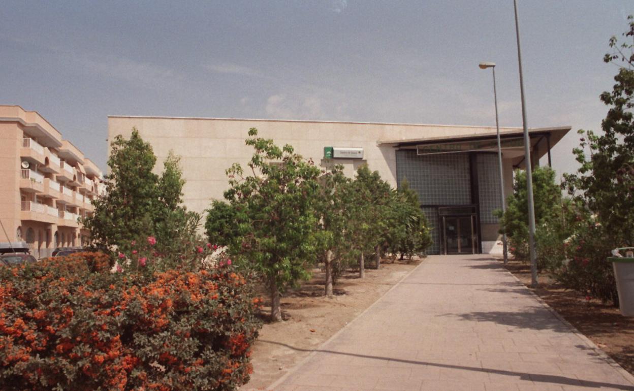 Crisis del coronavirus en Almería | Cierran el centro de salud de Cuevas tras detectar un brote de Coronavirus entre su personal