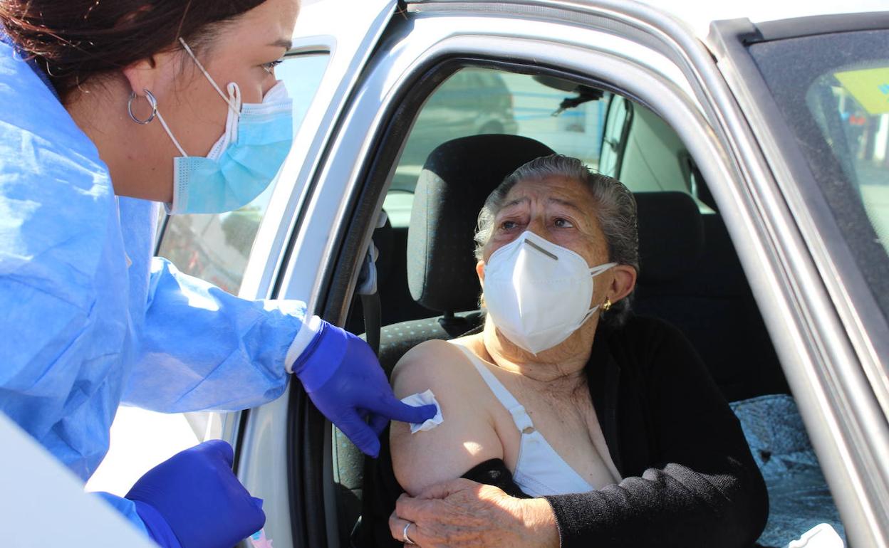 «No hay que tenerle miedo a la vacuna, es el único modo de ganarle al virus»
