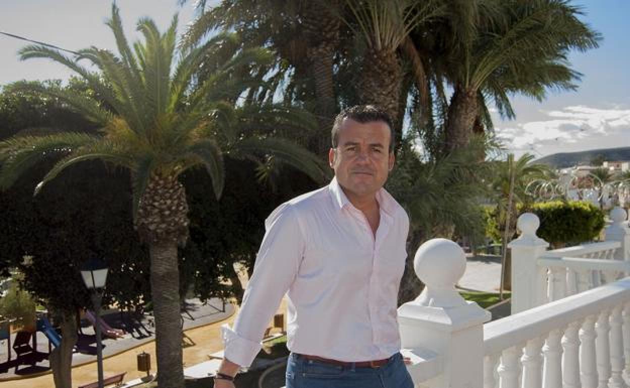 Tribunales en Almería | Archivan la denuncia de PSOE al exalcalde de Carboneras por el derribo del colegio