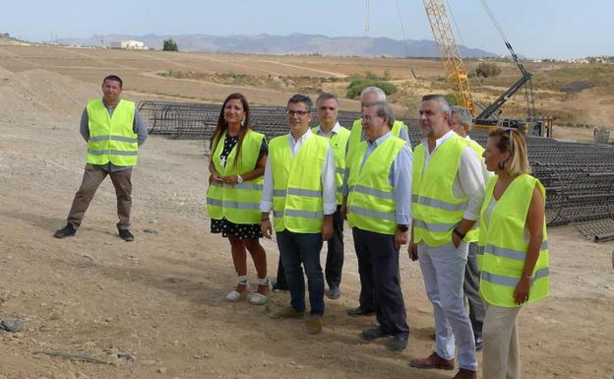 El ministro de Presidencia, Félix Bolaños, ha visitado esta mañana las obras del AVE en Vera. 