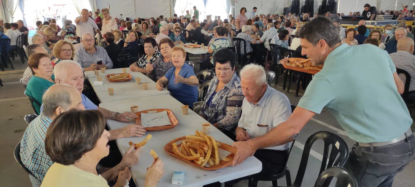 Huércal-Overa abre sus fiestas con ambiente de medio día y con churros y chocolate