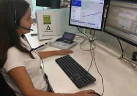 Atienden a una niña y a una mujer por un incendio en una vivienda en Vera