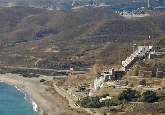 Ecologistas estalla y lleva al Poder Judicial la «inactividad» para ejecutar sentencias en El Algarrobico