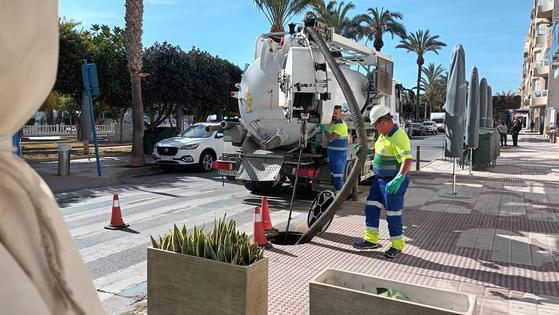 Más de 300 kilos de residuos extraídos de las alcantarillas y tuberías de saneamiento