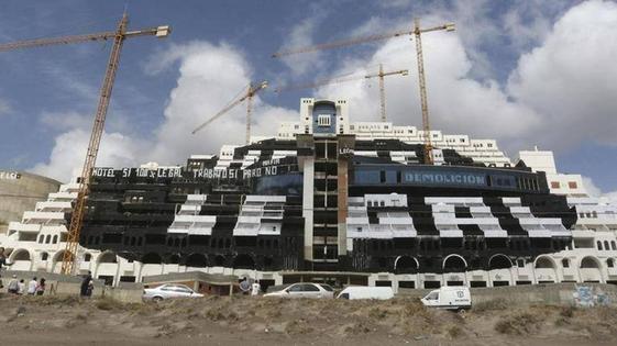 Pleno «urgente» para desclasificar el Algarrobico este miércoles en Carboneras