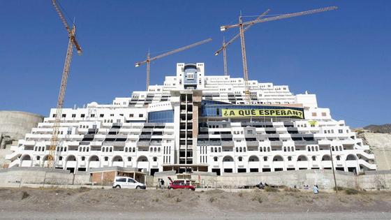 Carboneras anula el sector del Algarrobico y lo declara no urbanizable de especial protección