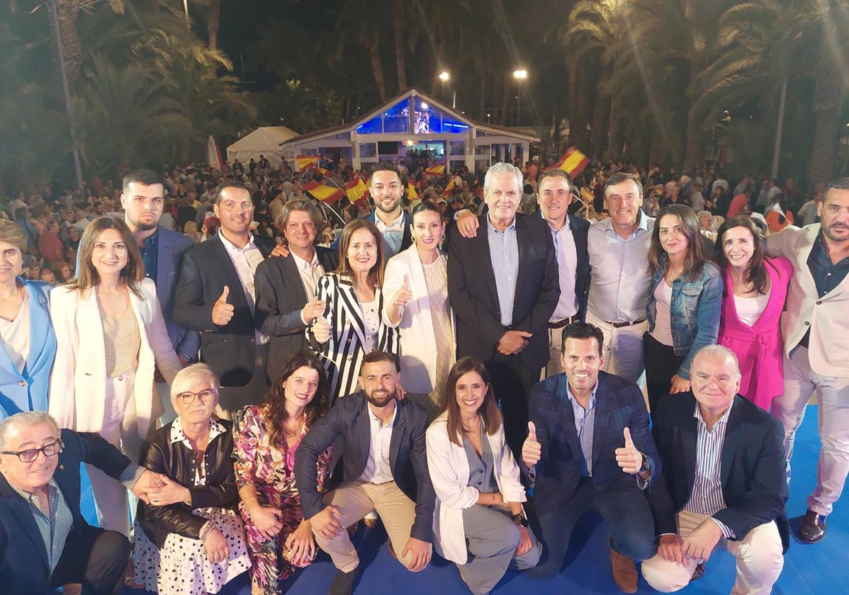 Integrantes de la candidatura del PP de Vera.