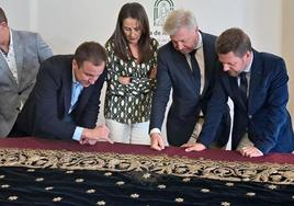 El IAPH restaura el Manto de la Coronación de la Virgen de las Angustias en Vera