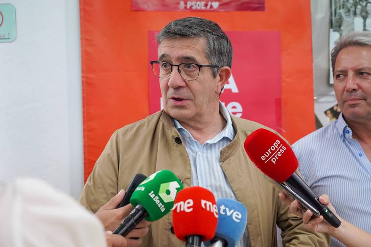 Patxi López: «El PSOE expulsará a afiliados si han comprado votos» en Mojácar