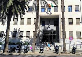 Exterior de la Audiencia Provincial de Almería.