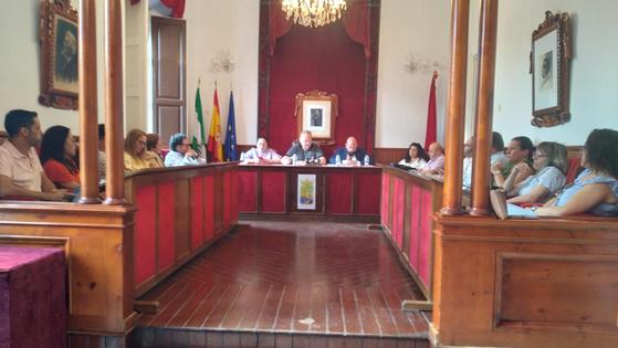 Cuevas estrena organigrama y delegaciones tras un pleno tranquilo que define las concejalías