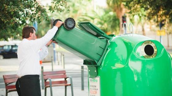 Carboneras compite este verano por la Bandera Verde de la sostenibilidad hostelera de Ecovidrio