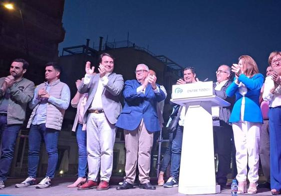 El alcalde de Garrucha, durante el mitin electoral para presentar su programa.