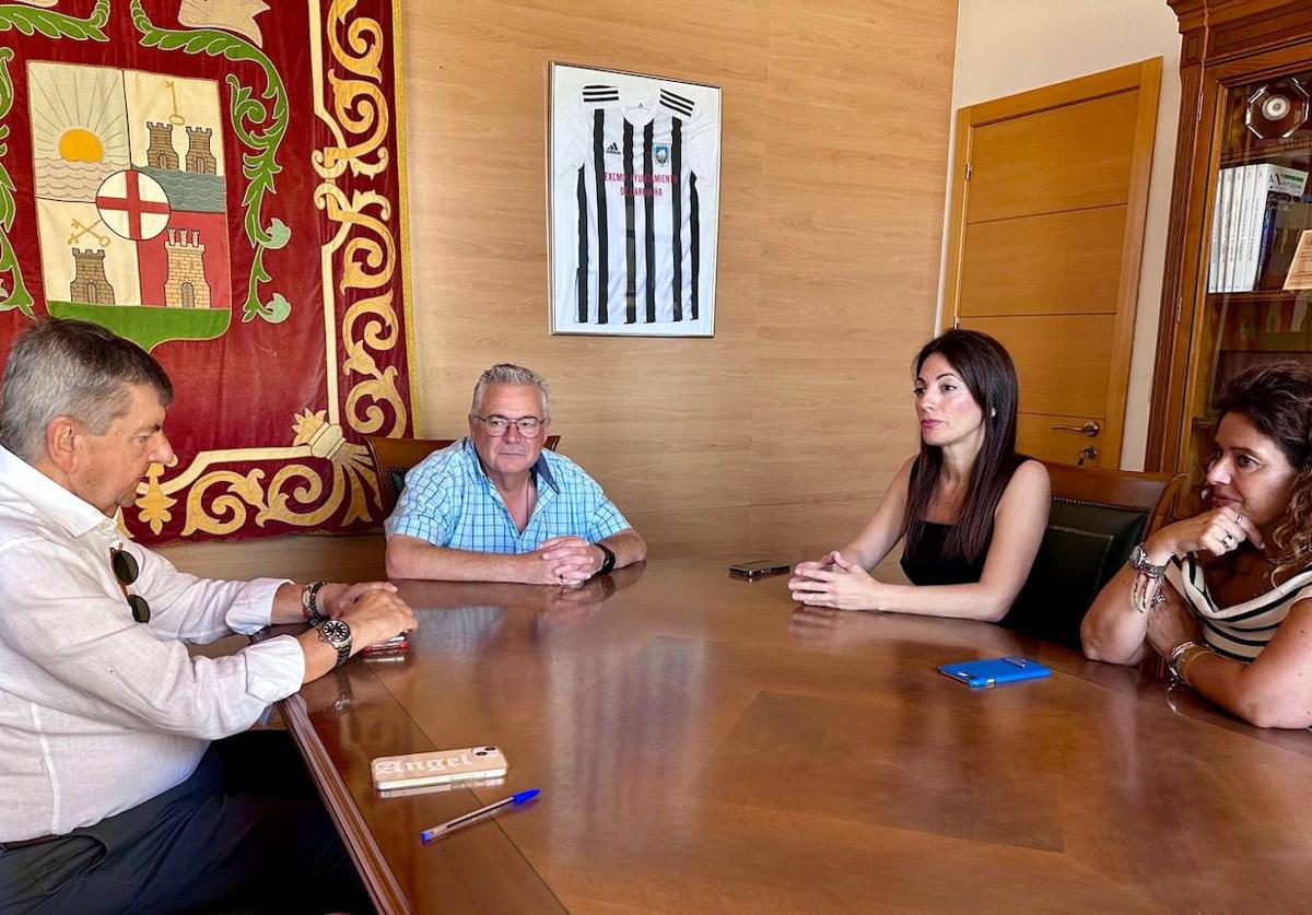 El futuro del antiguo faro de Garrucha, a examen
