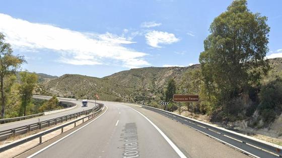 Fallece un conductor al caerse por el puente sobre el Barranco del Tesoro