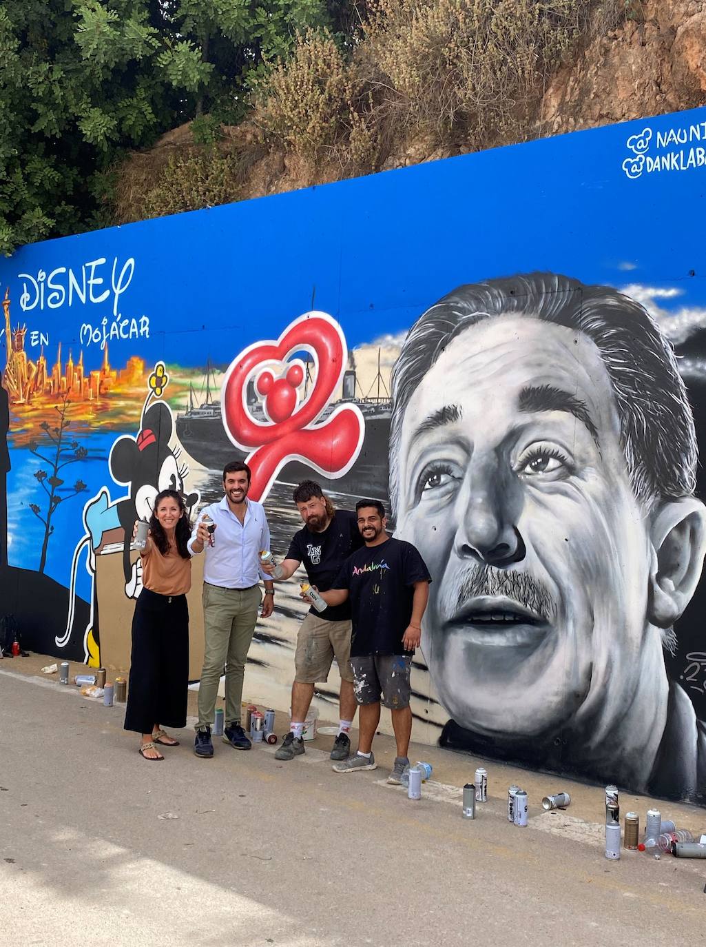 El 'mojaquero' Walt Disney: un gran mural y una plaza en su honor en Mojácar