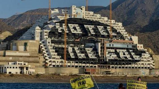 El Algarrobico es no urbanizable desde 1994 y Carboneras no ha cumplido la sentencia