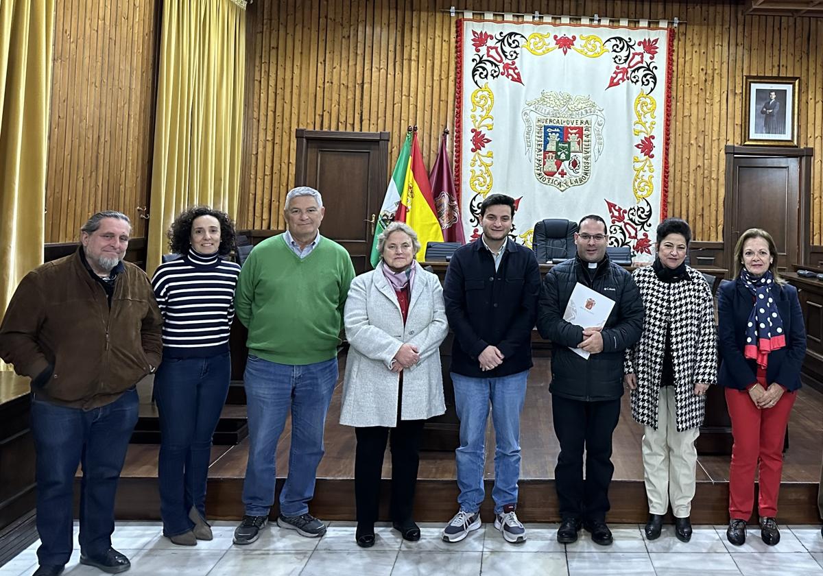 Huércal-Overa entrega una ayuda de 4.000 euros a su Cáritas Diocesana local