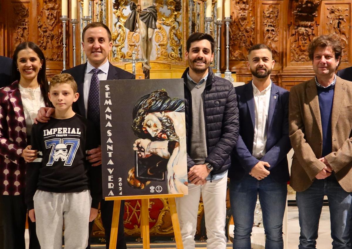 Imagen secundaria 1 - La obra «Misericordia» del artista sevillano Diego Sánchez, anunciará la Semana Santa de Vera