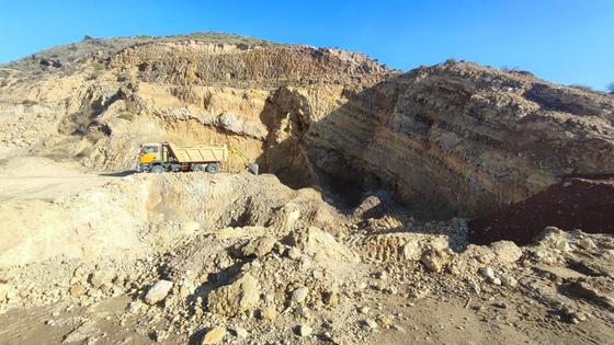 Denuncian extracción ilegal de tierras en el paraje Cabezo de Moro Manco de Mojácar