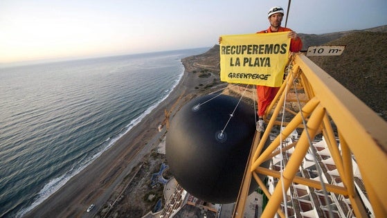 La Junta pide al TSJA la ejecución de la sentencia para «eliminar la licencia urbanística del Algarrobico en vigor»