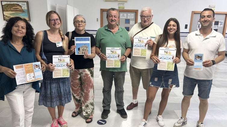 Pulpí entrega la acreditación a los cuidadores voluntarios de las colonias felinas en el pueblo