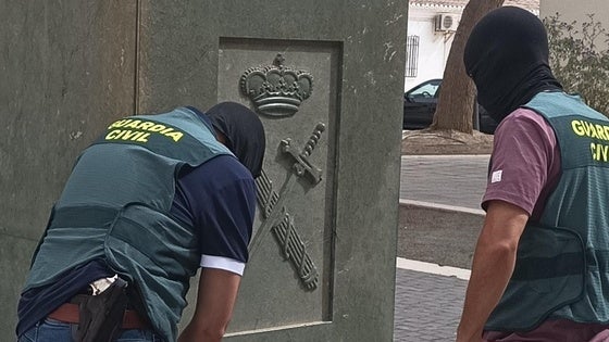 Detenidos dos jóvenes acusados de dejar inconscientes a cuatro hombres para atracarles en la calle