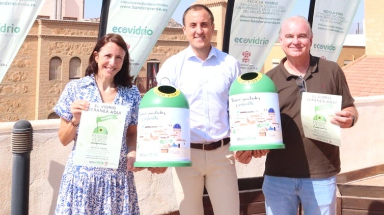 Cerca de 40 restaurantes y bares de Vera participan del plan de reciclado de vidrio