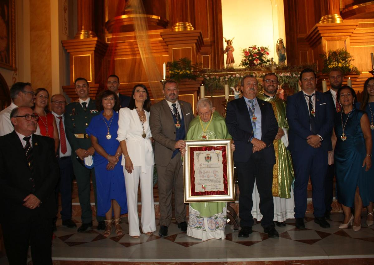 Imagen secundaria 1 - Jesús Peregrín ya es hijo predilecto de su pueblo, Pulpí