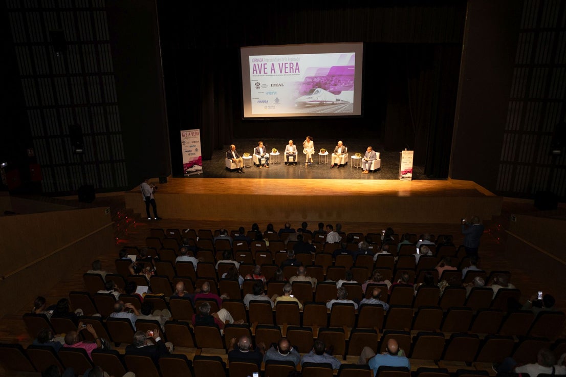 La jornada del AVE en Vera, en fotos