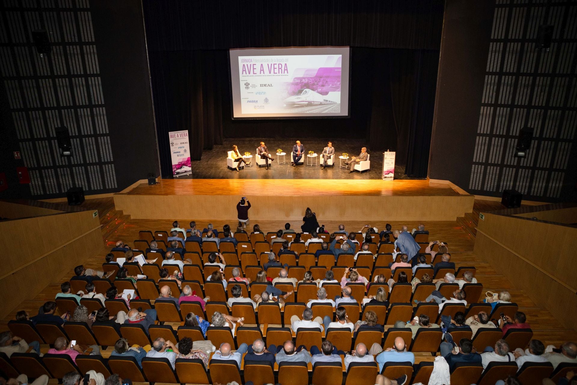 La jornada del AVE en Vera, en fotos