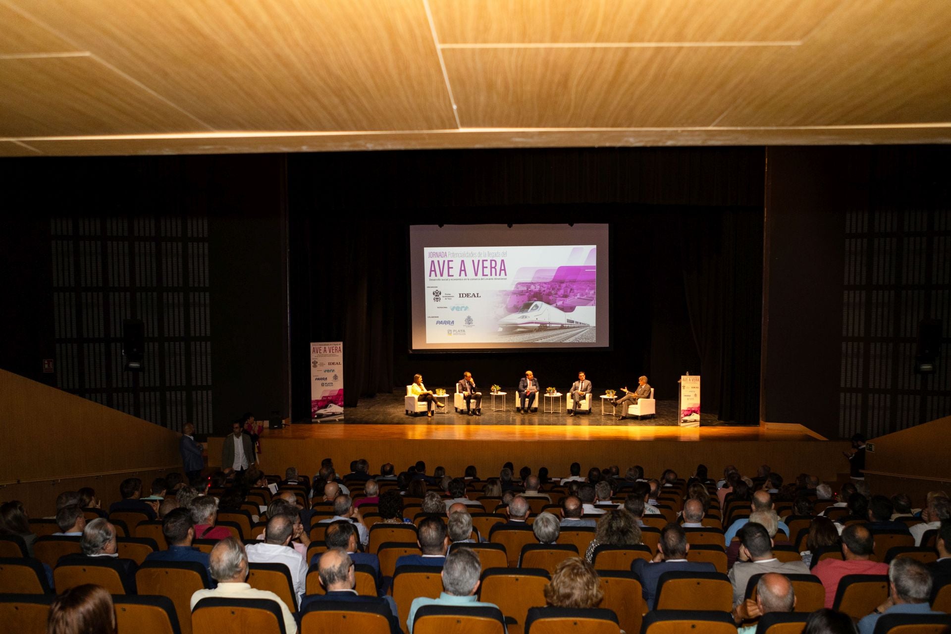 La jornada del AVE en Vera, en fotos