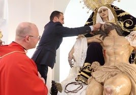 El Ayuntamiento de Vera concede el Escudo de Oro de la ciudad a la Virgen de la Piedad y el Cristo de la Caridad