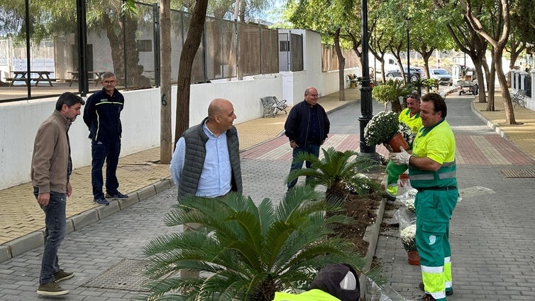 Huércal-Overa intensifica las labores en los cementerios del término municipal para el Día de Todos los Santos