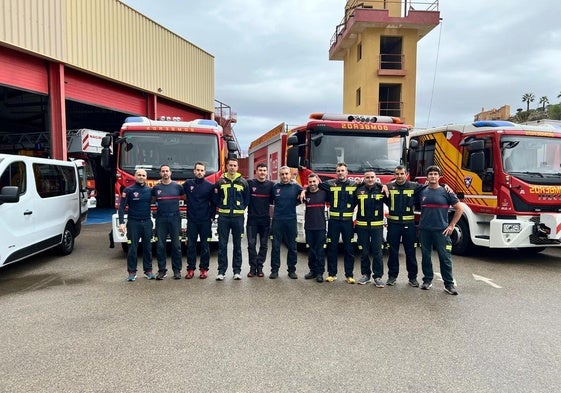 Un total de 22 efectivos de bomberos del levante viaja a Valencia al auxilio de las víctimas de la riada