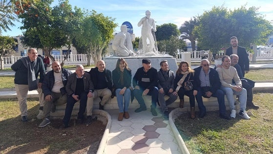 El monumento al pescador de Garrucha recupera su esplendor