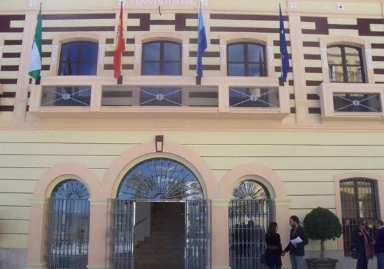 Imagen del exterior del Ayuntamiento de Garrucha.