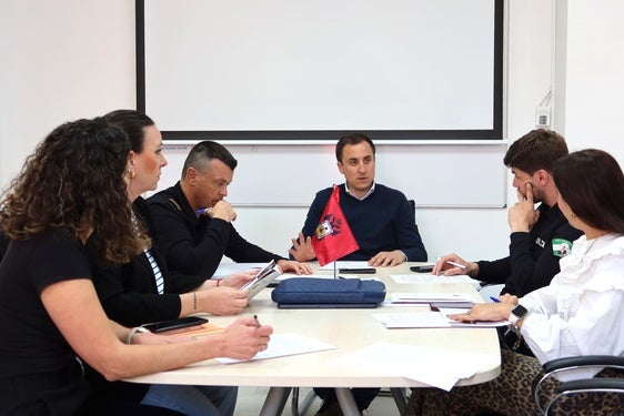 El Ayuntamiento de Vera mantiene una reunión de coordinación y seguridad para Semana Santa