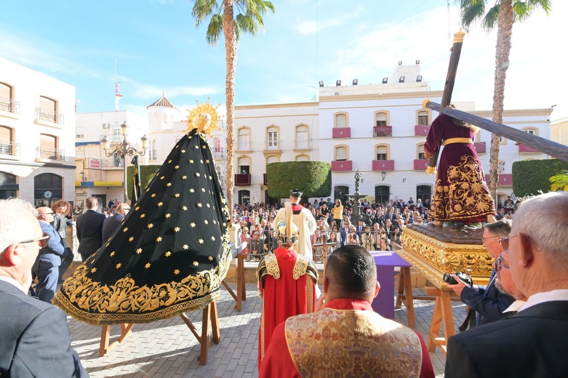 Emotivo Viernes Santo en Vera