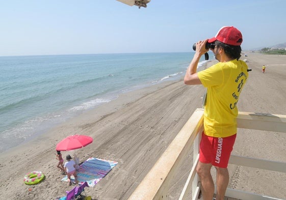 Comienza la temporada de playas en la costa de Vera con una amplia dotación de infraestructuras y servicios